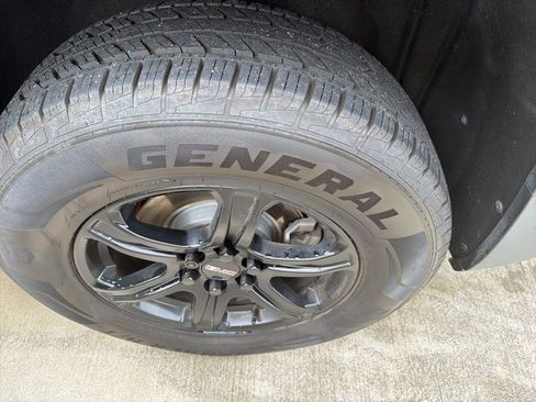 Used 2021 GMC Acadia AT4 w/ Technology Package AWD/4WD image 16