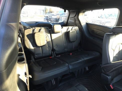 Used 2018 Chrysler Pacifica Touring-L w/ Advanced Safetytec Group image 19