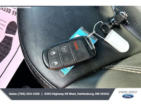 Used 2022 Jeep Compass Limited AWD/4WD image 9