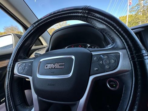 Used 2020 GMC Terrain SLE w/ Elevation Edition image 19
