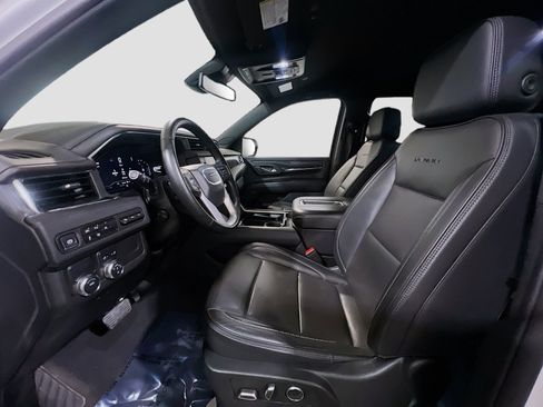 Used 2024 GMC Yukon Denali RWD image 16
