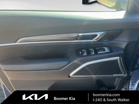 Certified 2025 Kia Telluride S image 17