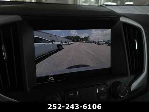 Used 2024 GMC Terrain SLT w/ Infotainment Package II AWD/4WD image 22