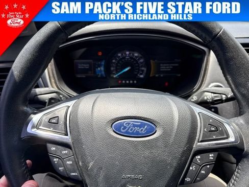 Used 2018 Ford Fusion SE w/ Equipment Group 201A FWD image 7