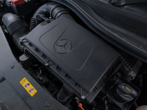 Used 2023 Mercedes-Benz Metris Passenger image 53