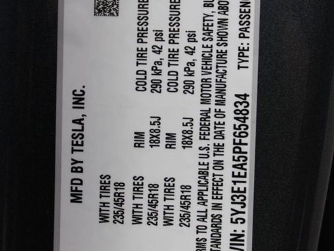 Used 2023 Tesla Model 3 Standard Range image 23