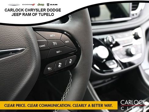 New 2026 Chrysler Pacifica Limited image 17