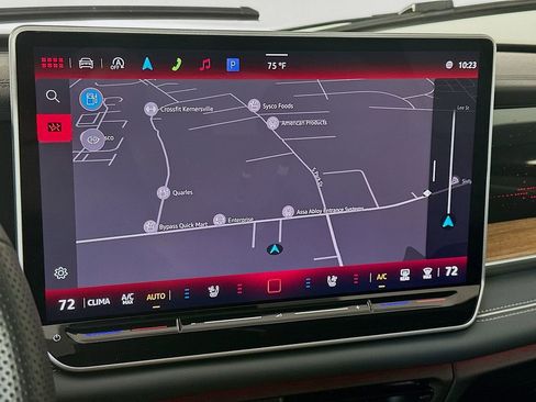 Used 2025 Volkswagen Tiguan SEL R-Line image 19