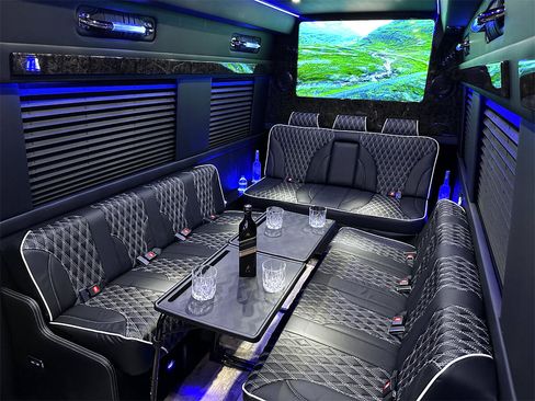 Used 2024 Mercedes-Benz Sprinter 3500 image 17