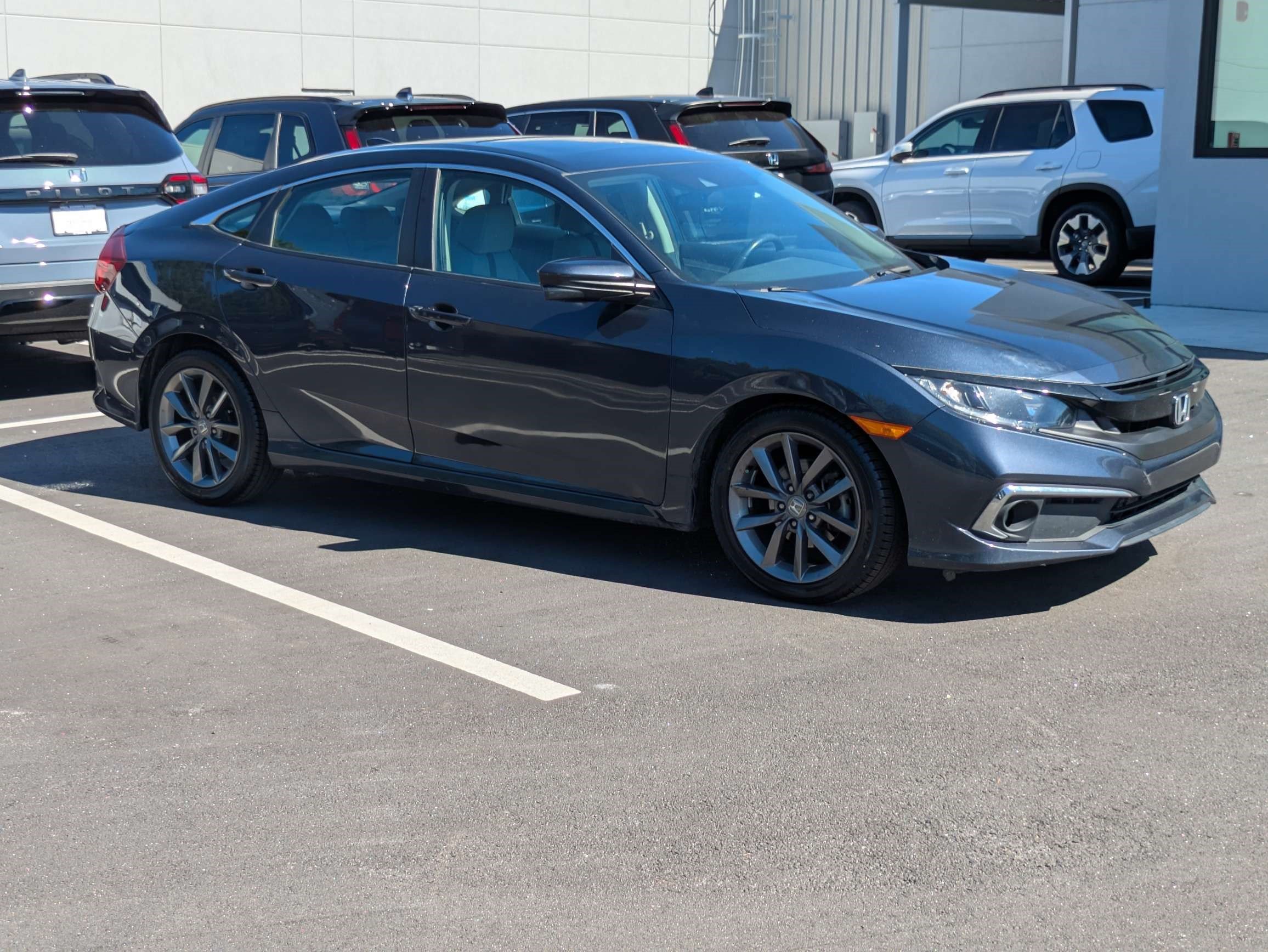 Used 2019 Honda Civic EX image 2