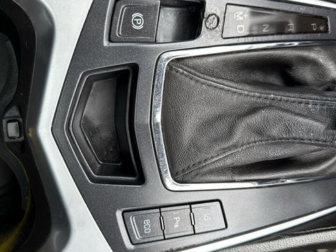 Used 2015 Cadillac SRX Luxury w/ Driver Awareness Package image 28