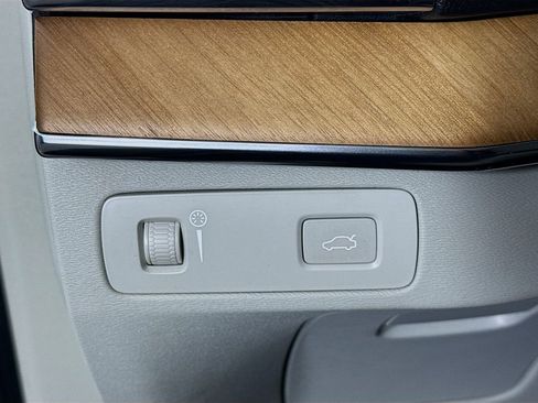 Used 2022 Volvo XC90 T6 Momentum w/ Climate Package image 20