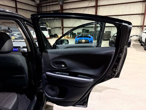 Used 2022 Honda HR-V LX image 20