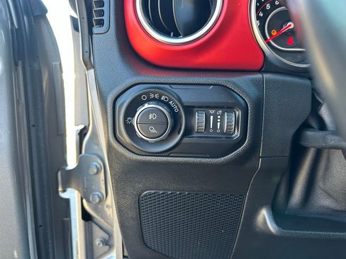 Used 2020 Jeep Gladiator Rubicon image 25