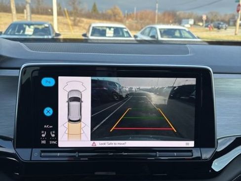 New 2026 Volkswagen Atlas Cross Sport SE AWD/4WD image 2