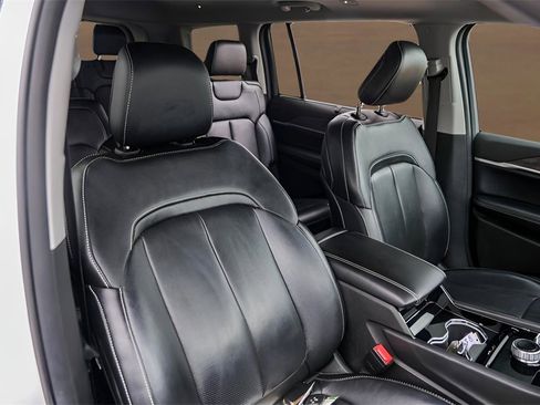 Used 2022 Jeep Grand Cherokee L Limited w/ Luxury Tech Group II image 26