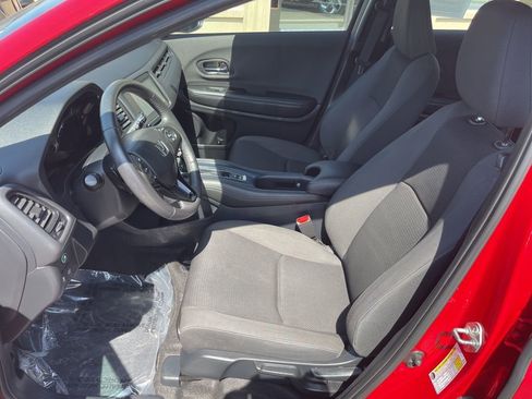 Used 2019 Honda HR-V Sport image 10