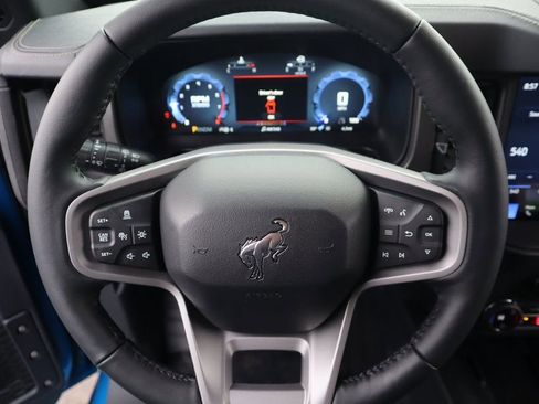 New 2025 Ford Bronco Badlands image 3