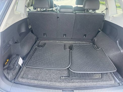 Used 2024 Volkswagen Tiguan SE w/ Panoramic Sunroof Package AWD/4WD image 24