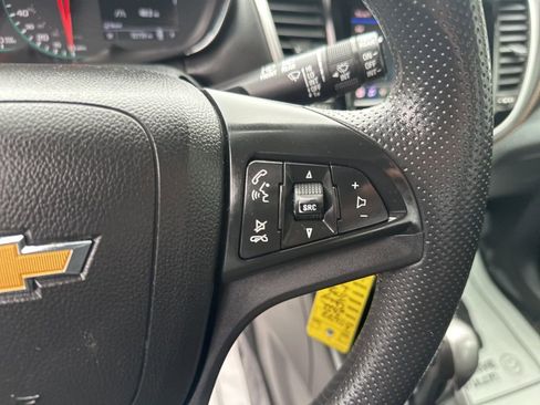 Used 2022 Chevrolet Trax LT AWD/4WD image 16