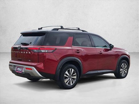 Used 2022 Nissan Pathfinder SL w/ Lighting Package (N92) FWD image 5