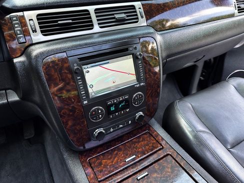 Used 2013 GMC Yukon XL Denali AWD/4WD image 20