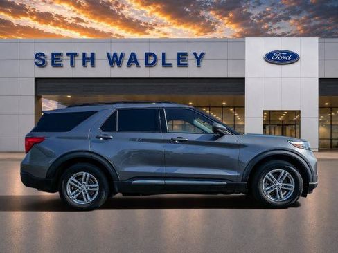 Certified 2023 Ford Explorer XLT w/ Equipment Group 202A RWD image 8