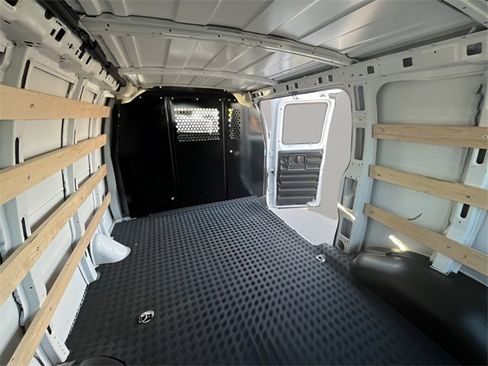 Used 2023 Chevrolet Express 2500 w/ Driver Convenience Package image 32