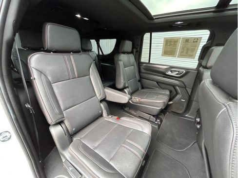 Used 2023 Chevrolet Suburban RST w/ Luxury Package image 24