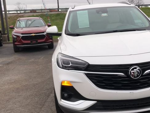 Used 2022 Buick Encore GX Essence image 3