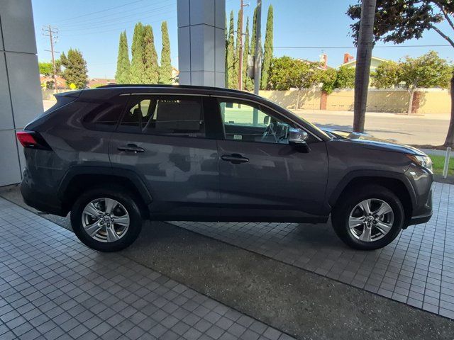 Used 2025 Toyota RAV4 XLE AWD/4WD image 4
