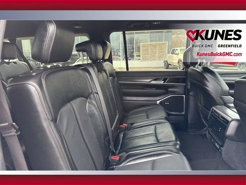 Used 2024 Jeep Wagoneer L Series II w/ Flexible Seating Group AWD/4WD image 51