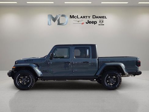 New 2026 Jeep Gladiator Willys AWD/4WD image 3