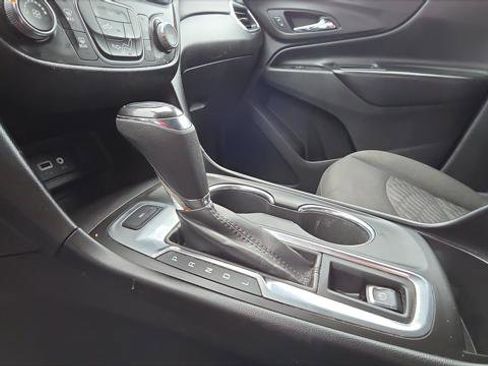 Used 2019 Chevrolet Equinox LT image 18