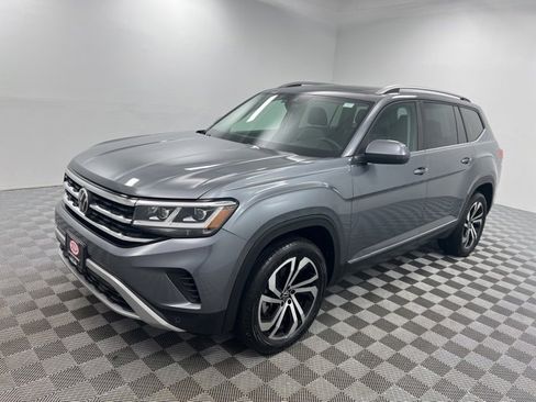 Used 2022 Volkswagen Atlas SEL image 2