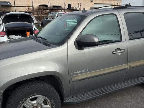 Used 2007 GMC Yukon SLT w/ SLT Preferred Equipment Group image 4