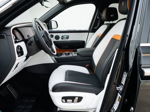 Used 2026 Rolls-Royce Cullinan image 4