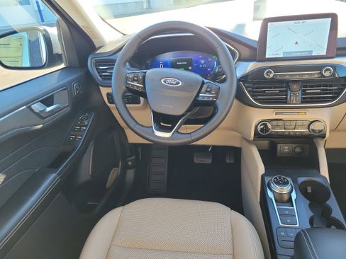 Certified 2022 Ford Escape Titanium image 14