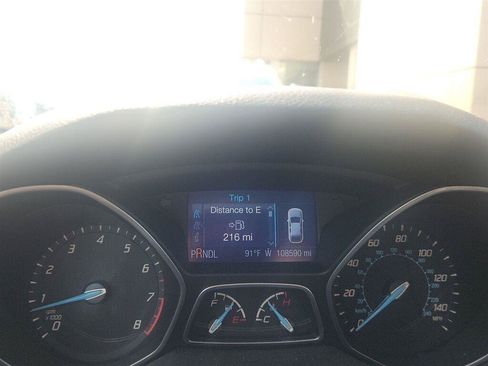 Used 2014 Ford Focus SE FWD image 18