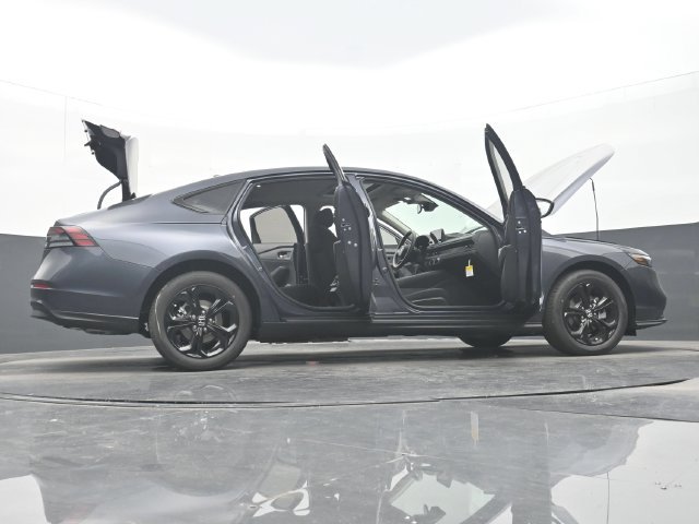 Used 2025 Honda Accord SE image 55
