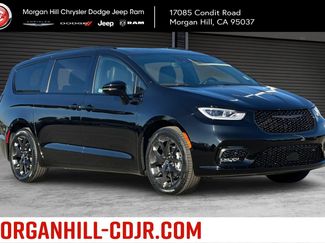 New 2026 Chrysler Pacifica Select video 1