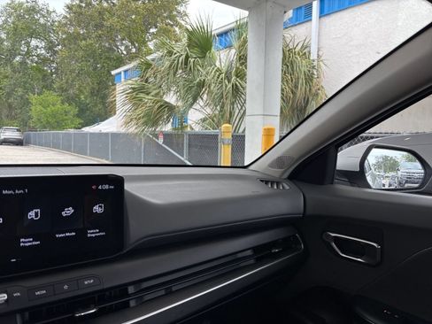 Used 2025 Kia K4 FWD image 36