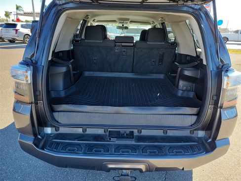 Used 2018 Toyota 4Runner SR5 image 9