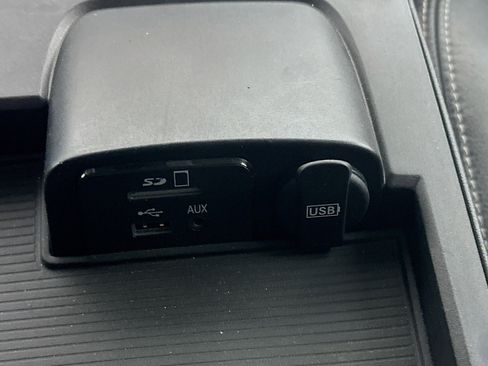 Used 2016 RAM 2500 Laramie w/ Convenience Group AWD/4WD image 25
