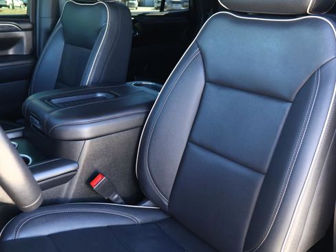 Used 2022 GMC Yukon SLT w/ SLT Premium Package image 15