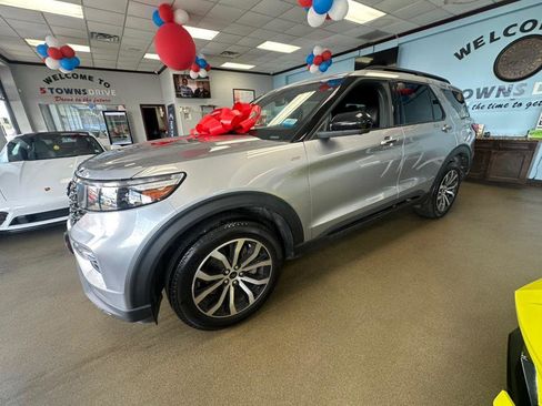 Used 2022 Ford Explorer ST-Line w/ Class IV Trailer Tow Package image 4