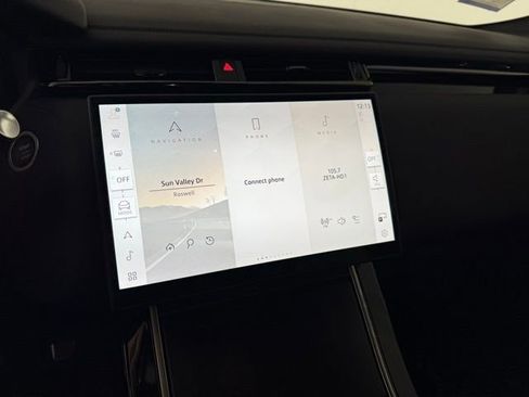 Certified 2026 Land Rover Range Rover Velar Dynamic SE image 20