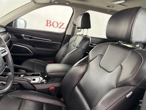 Used 2024 Kia Telluride S w/ S Sunroof Package FWD image 11
