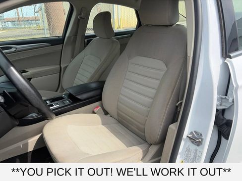 Used 2019 Ford Fusion SE FWD image 10