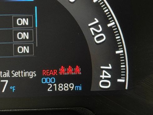 Used 2025 Toyota RAV4 SE AWD/4WD image 16